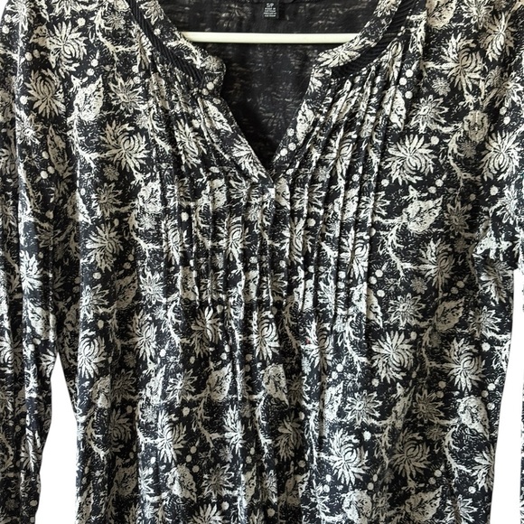 Lucky Brand Size Small Petite Floral Black Tan V Neck Blouse - Picture 3 of 5